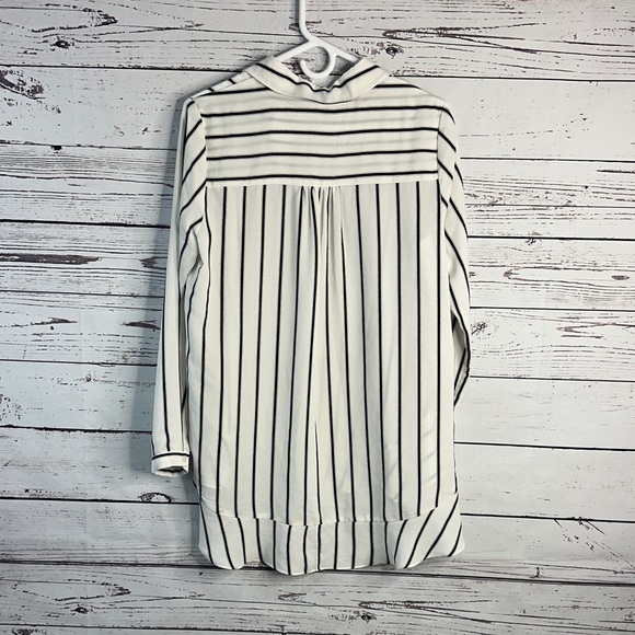 Pleione Monochrome Striped Blouse - Picture 5 of 7